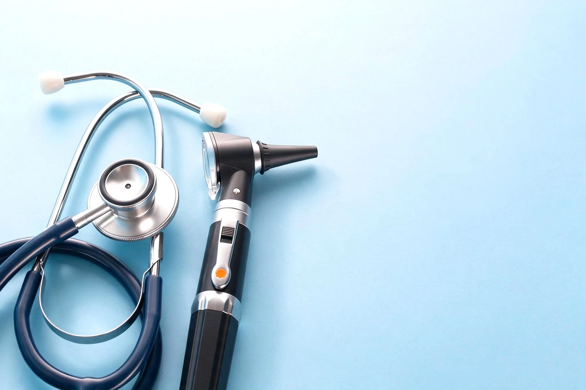 Medizinische Instrumente für HNO-Untersuchungen